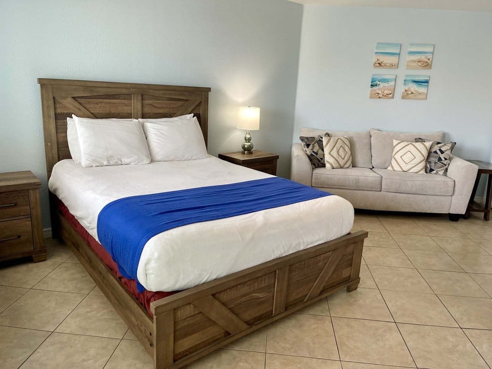 Room, 2 Bedrooms | 2 bedrooms, WiFi (free)