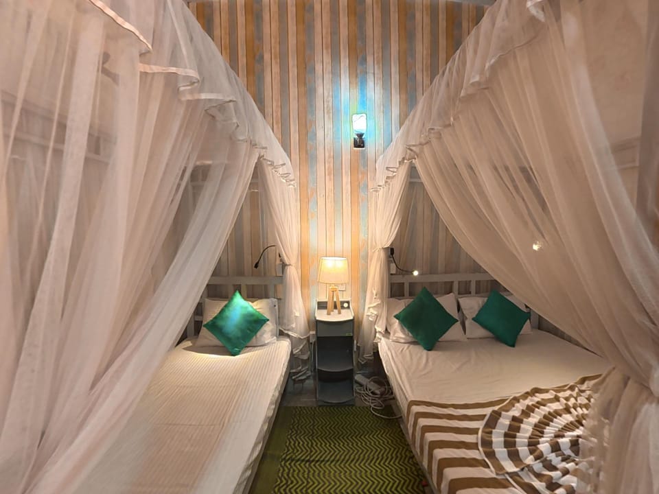 Luxury Villa | Iron/ironing board, WiFi (free)