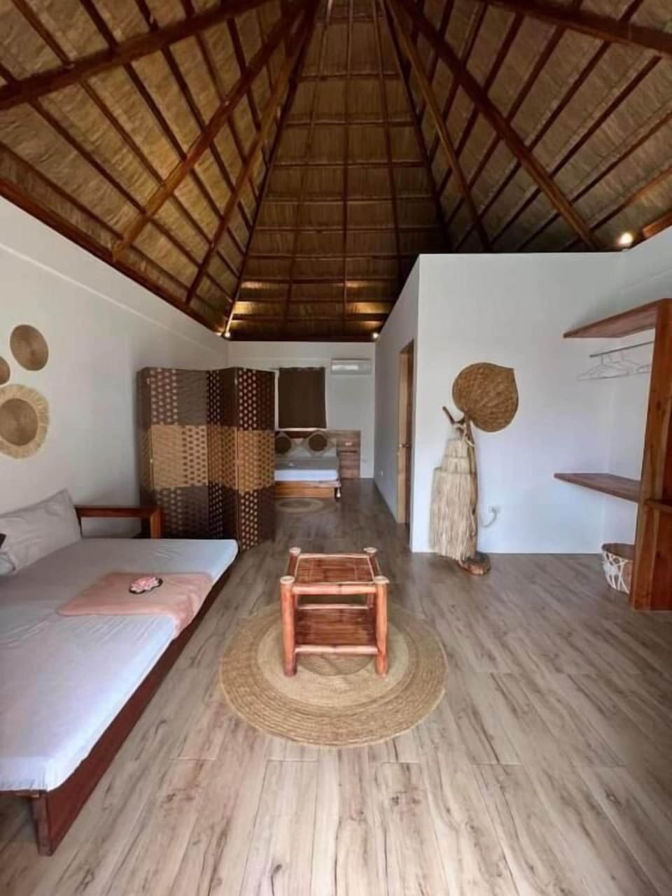 Family Room, Pool View | WiFi (free)