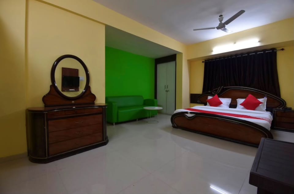 Deluxe Room | Rollaway beds (surcharge), WiFi (free), bed sheets