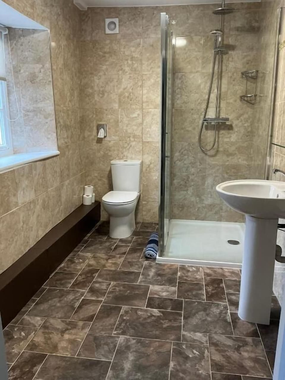 Superior Double Room, Garden View | Bathroom | Slippers