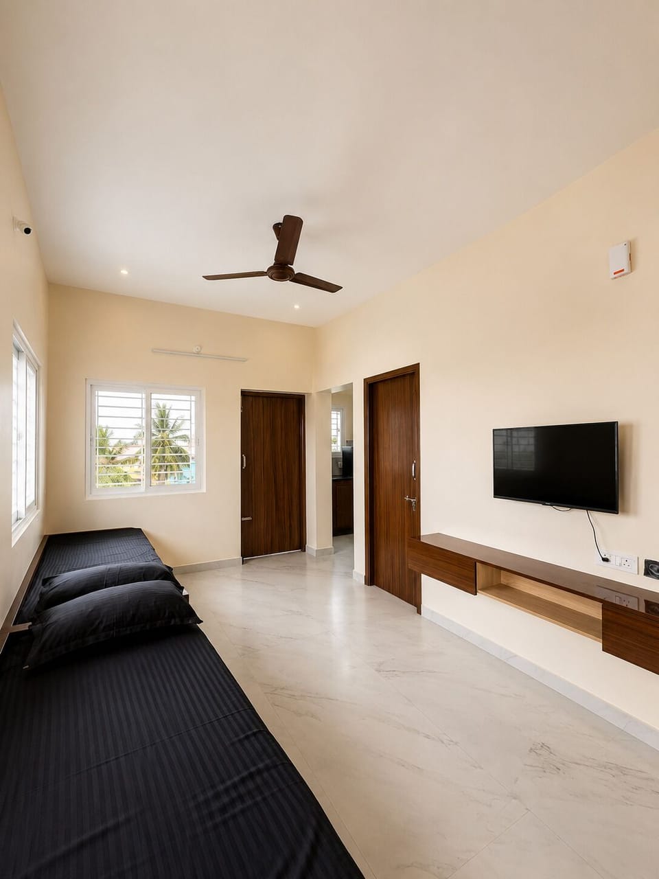 Deluxe Apartment, Hill View | WiFi (free)