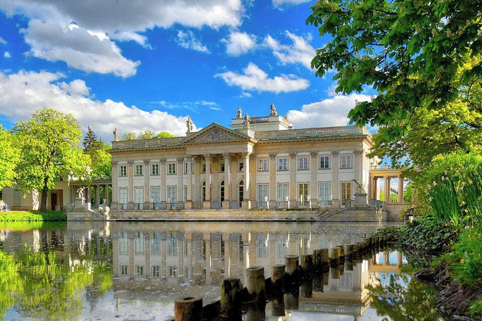 Lazienki Park - 2 min walk from the apartment 