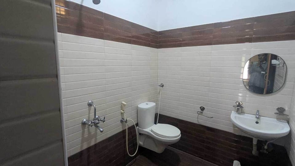 Deluxe Double Room | Bathroom