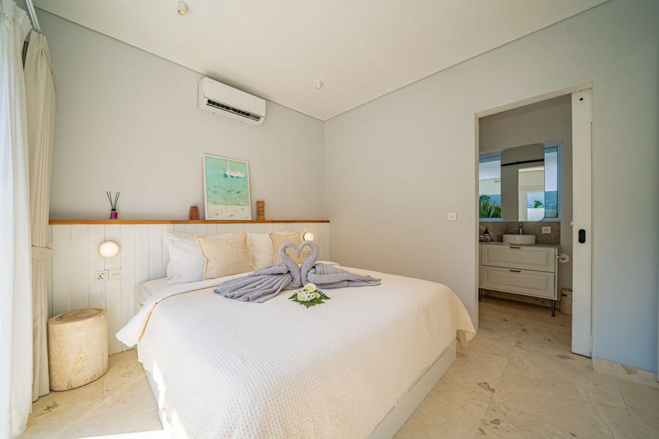 Deluxe Villa, 1 Bedroom, Patio, Pool View | Egyptian cotton sheets, premium bedding, in-room safe, WiFi (free)