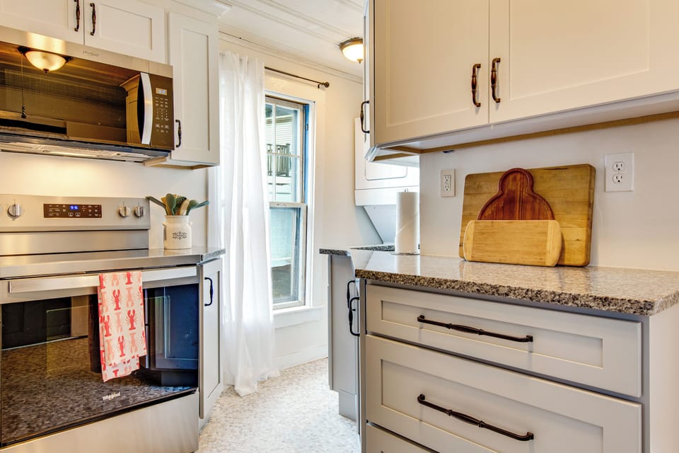 Kitchen | Laundry | 1st Floor