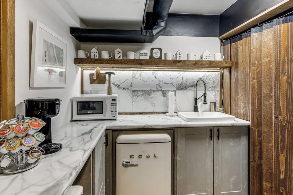 Bonus Kitchenette | Lower Level