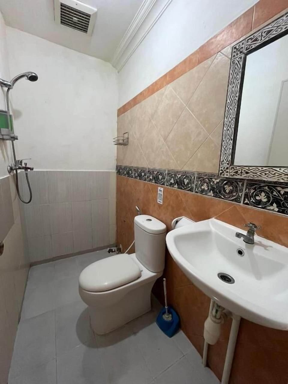 Basic Shared Dormitory | Bathroom
