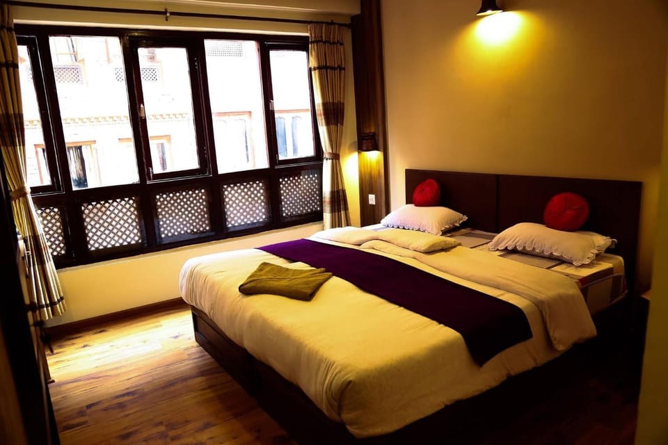 In-room safe, individually furnished, desk, laptop workspace