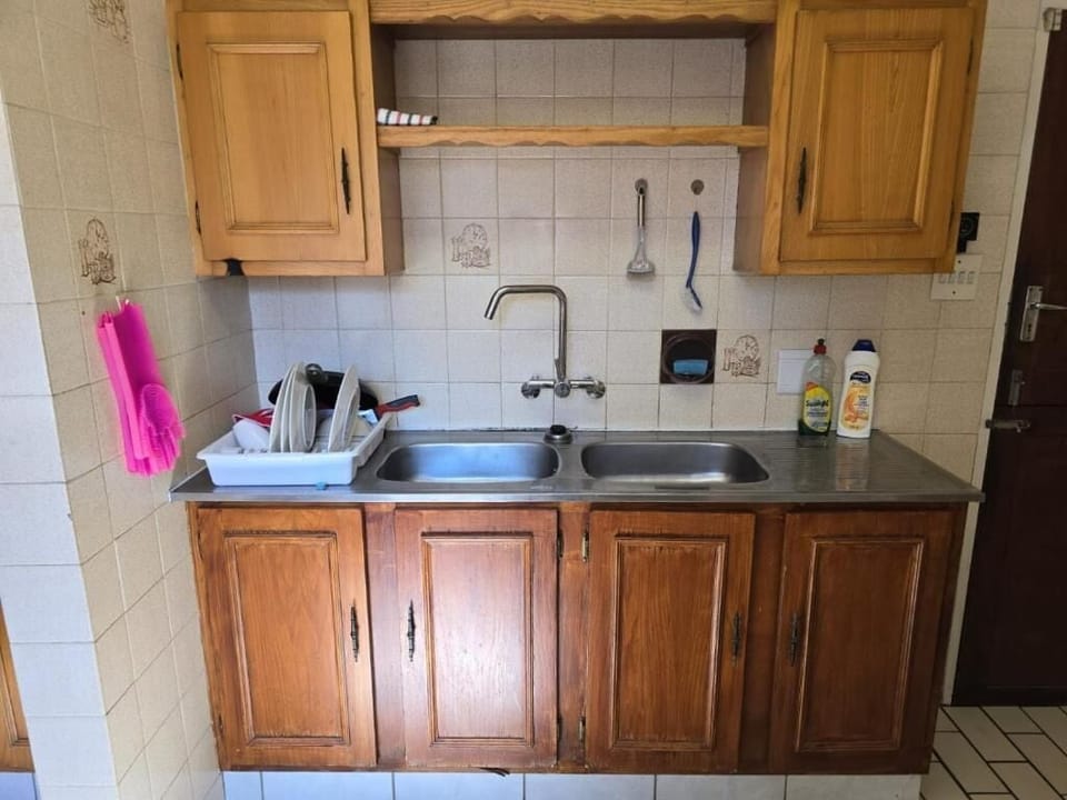 Shared Dormitory, 1 Bedroom | Private kitchen