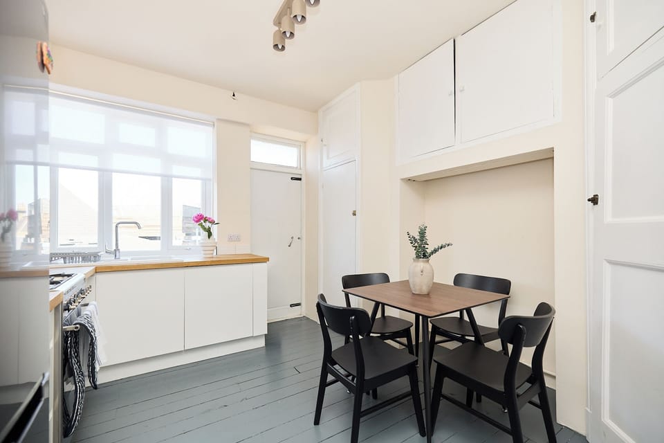 Apartment | Dining