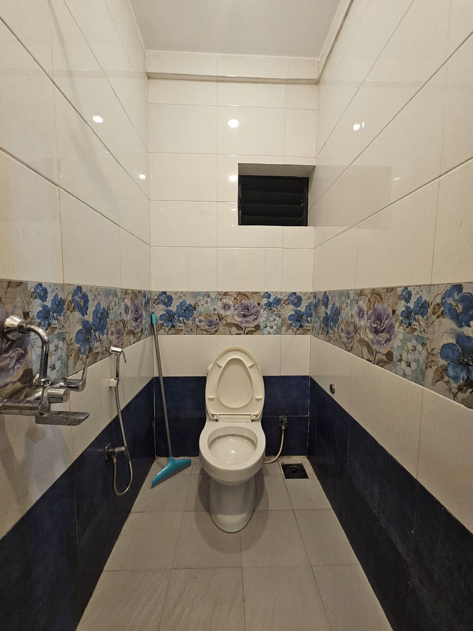 Shower, free toiletries, towels, soap