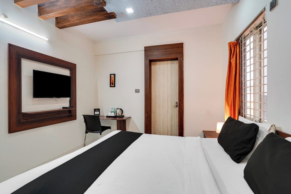 Classic Room | Desk, WiFi (free), bed sheets