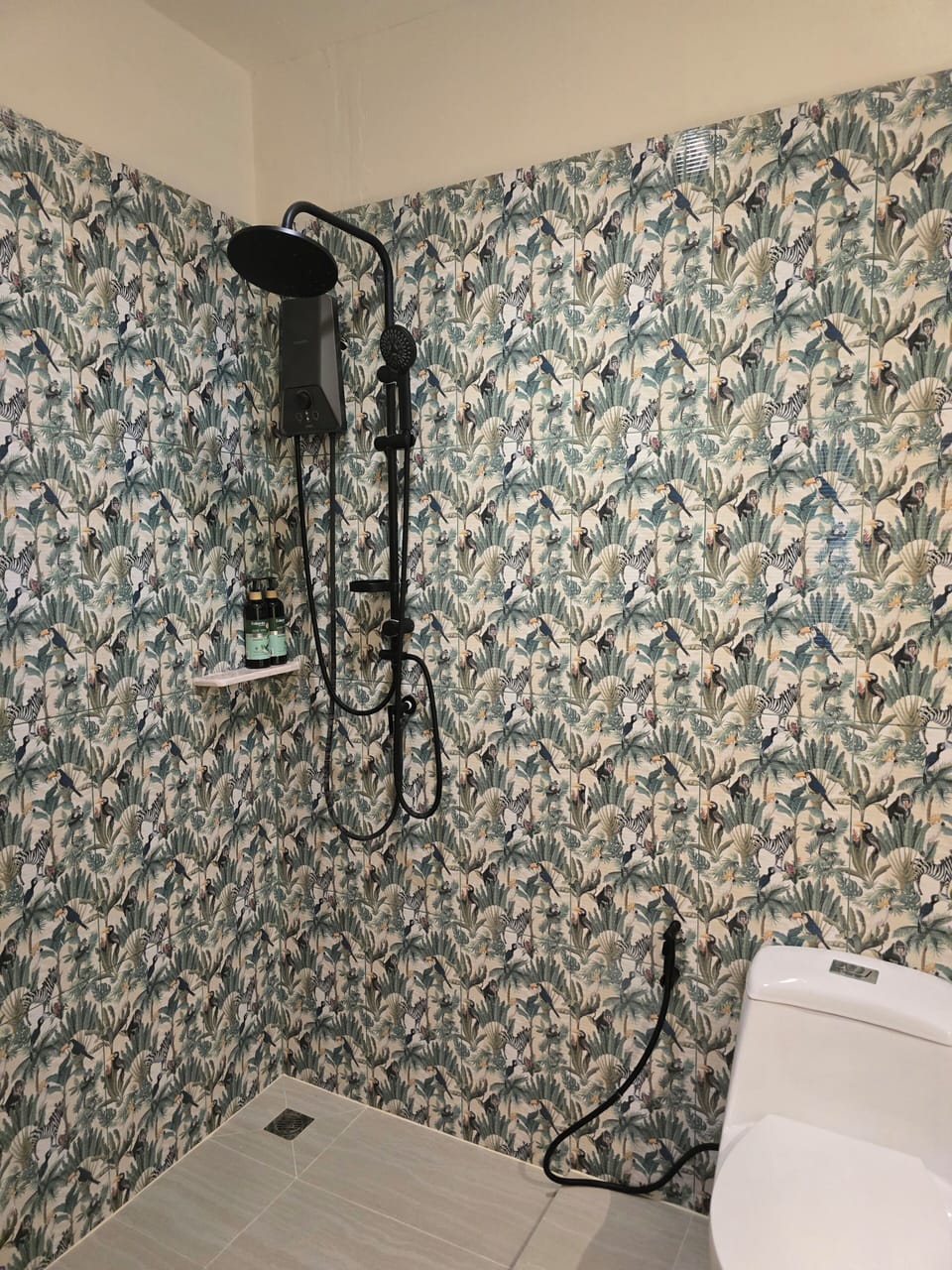 Comfort Double Room, Garden View | Bathroom | Shower, free toiletries, towels, soap