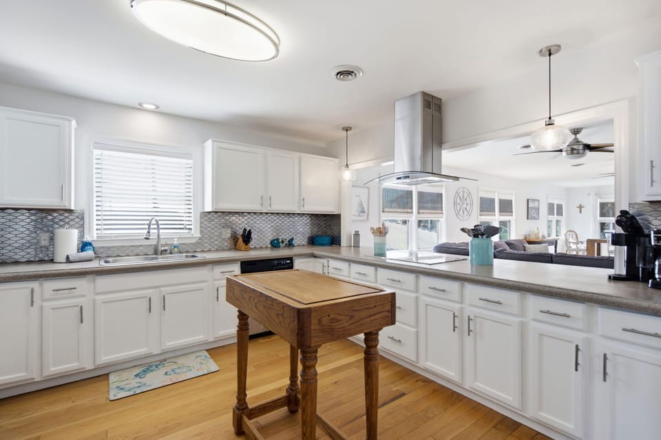 Well-equipped kitchen