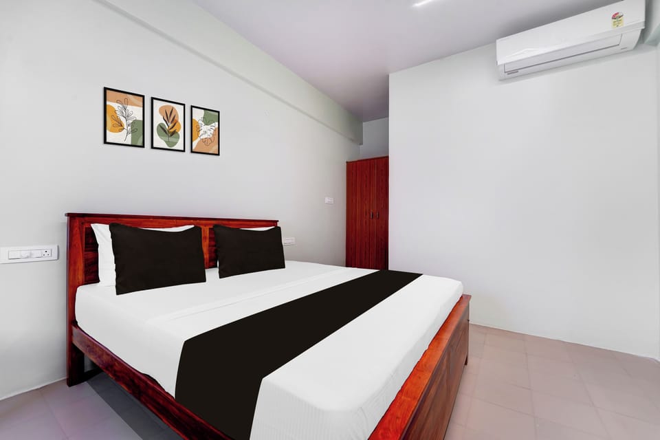 Classic Room | Desk, WiFi (free), bed sheets
