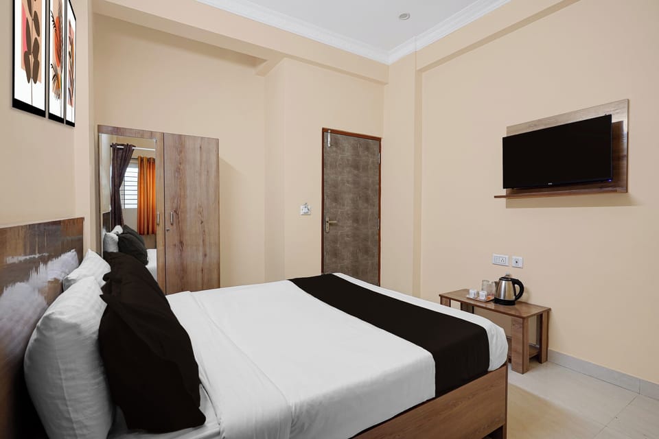 Classic Room | Desk, WiFi (free), bed sheets