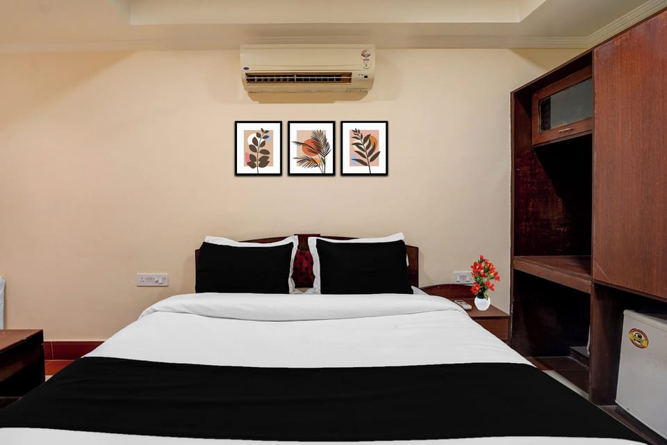 Classic Room | Desk, WiFi (free), bed sheets