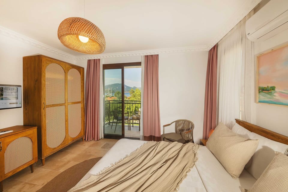Vela Grand Room | In-room safe, WiFi (free), bed sheets