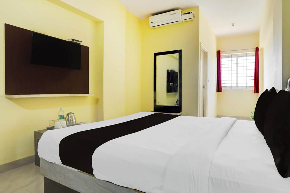 Desk, WiFi (free), bed sheets