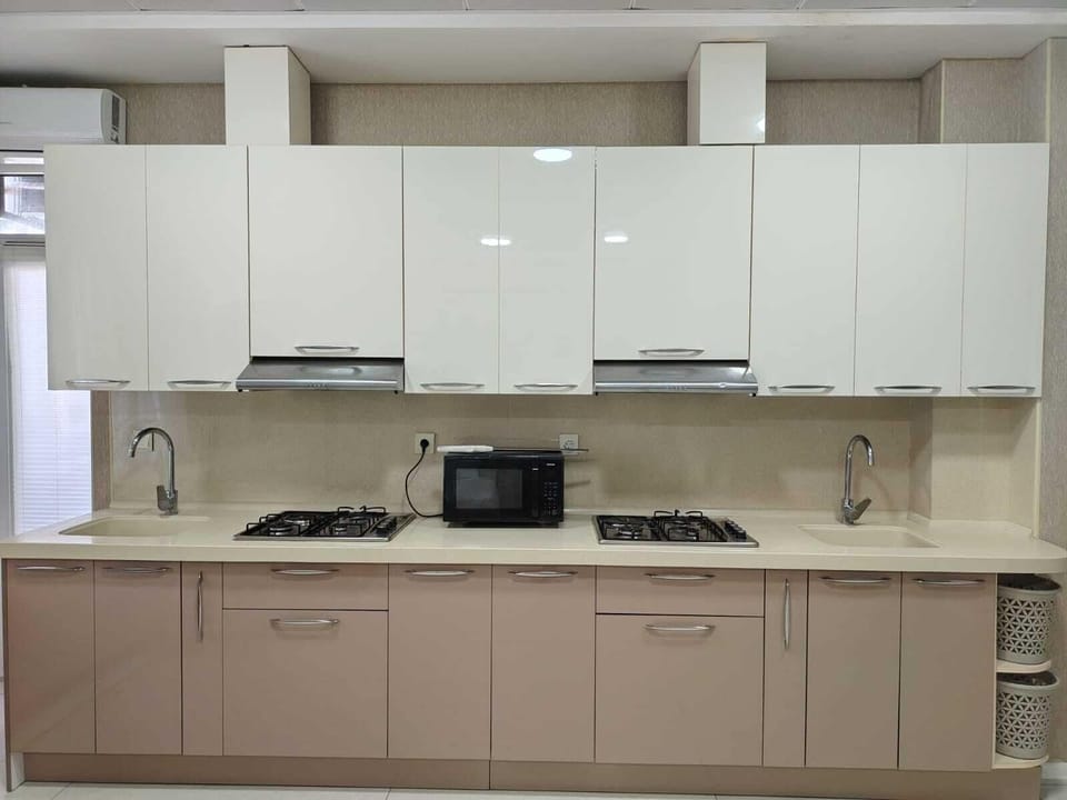 Single Room, City View | Private kitchen | Shared microwave