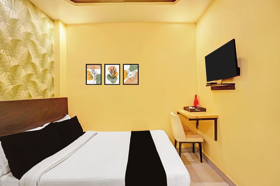 Classic Room | Desk, WiFi (free), bed sheets