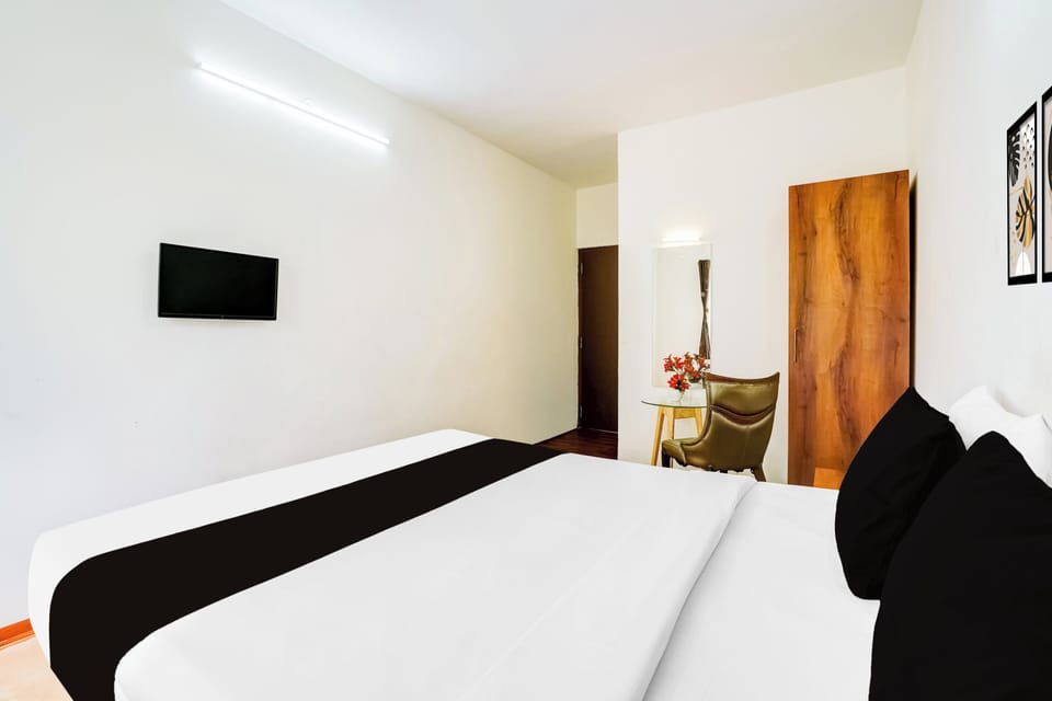 Classic Room | Desk, WiFi (free), bed sheets