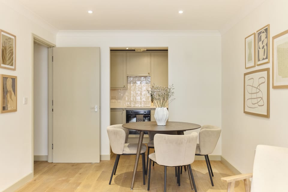 Apartment | Dining