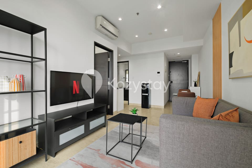 Apartment, 1 Bedroom, City View | Living area | 43-inch Smart TV with cable channels, Netflix, streaming services