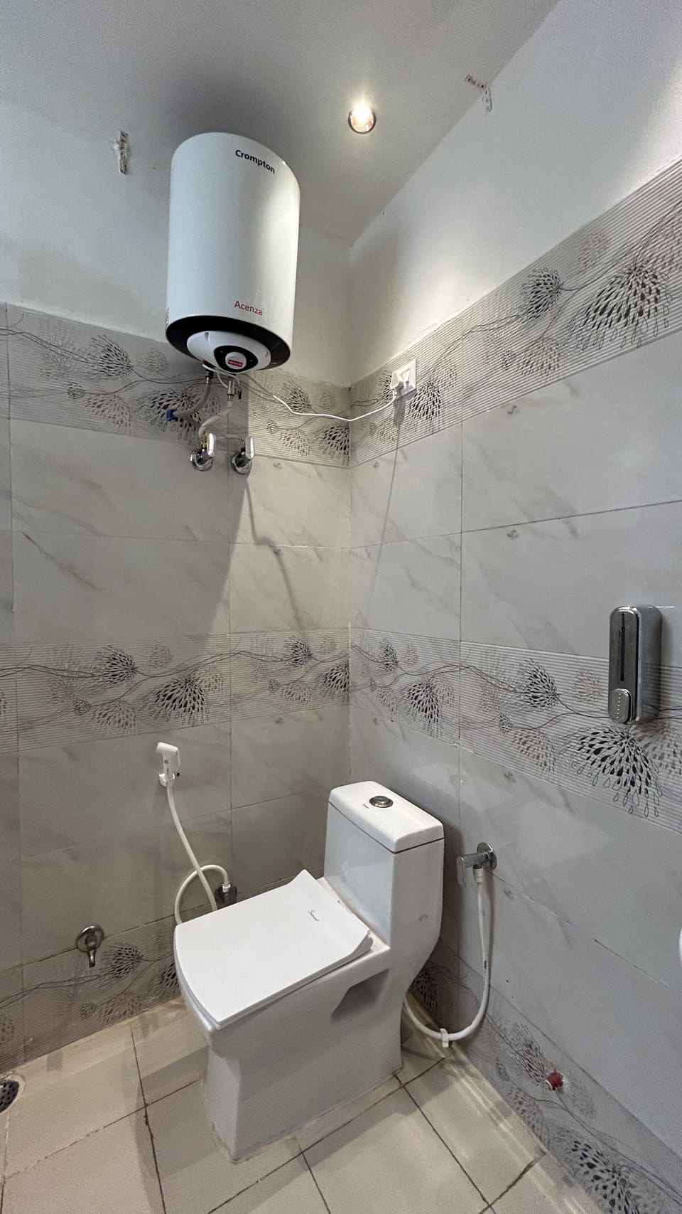 Family Suite, 2 Bedrooms, Balcony, Garden View | Bathroom