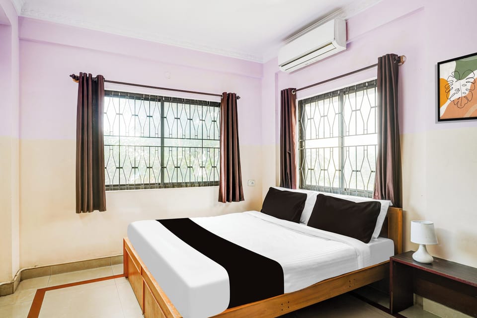 Desk, WiFi (free), bed sheets