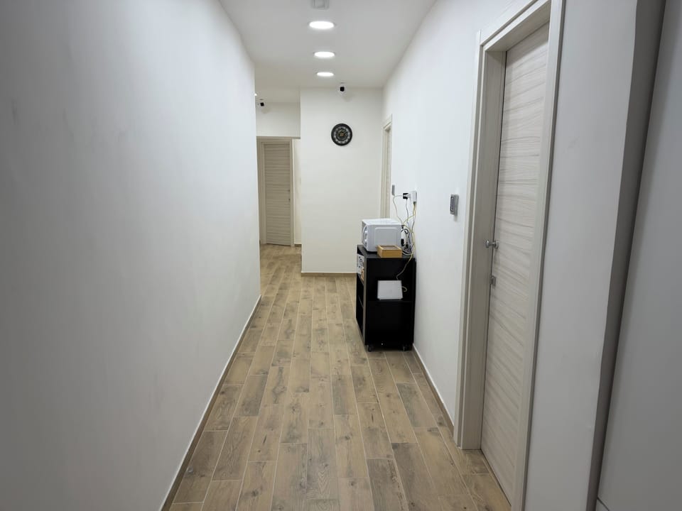 Premium Quadruple Room, Courtyard View | Interior