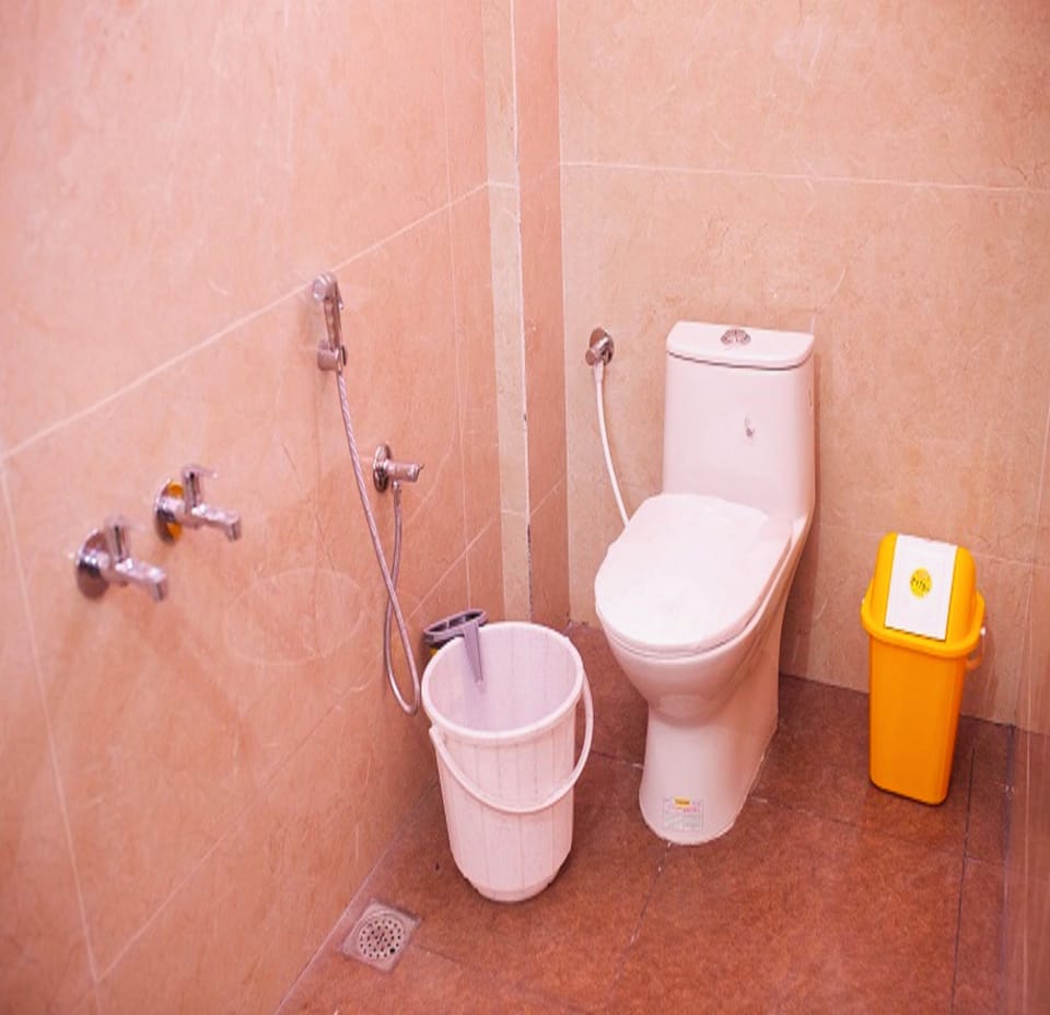 Shower, towels, soap, shampoo