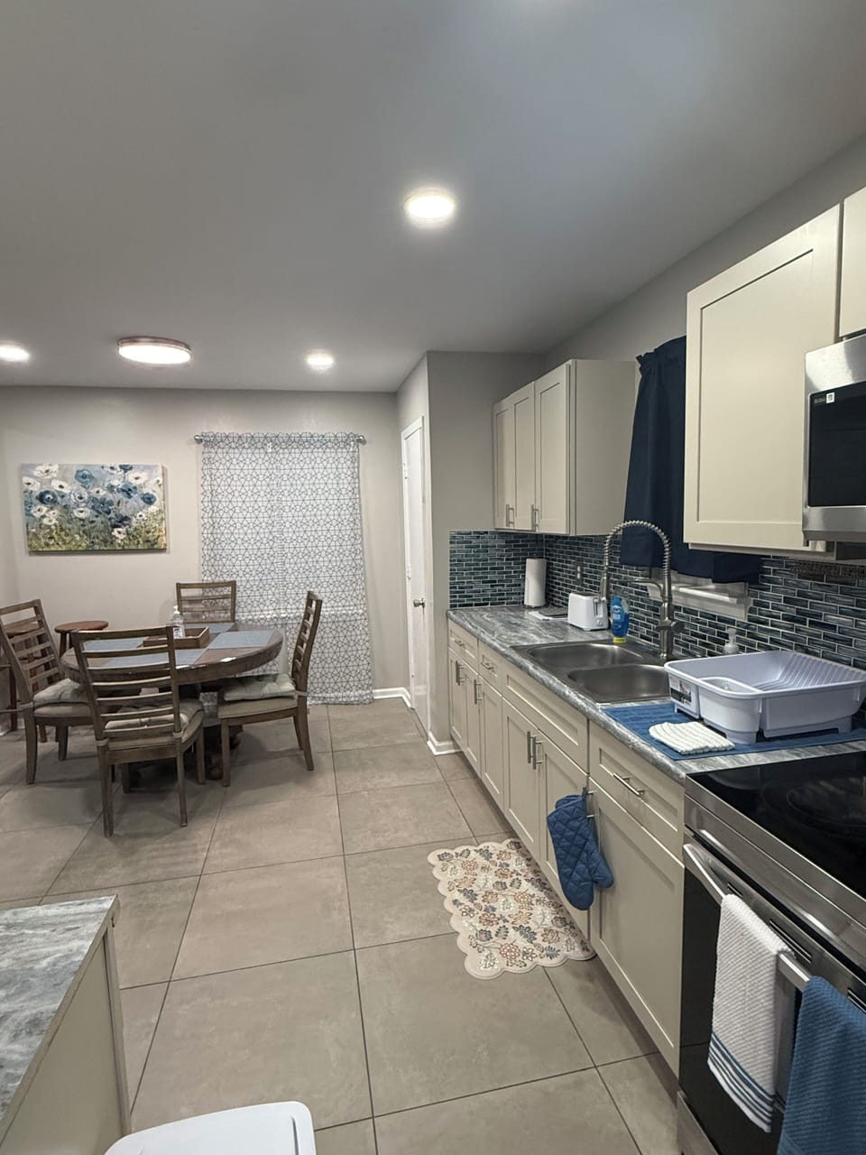 Kitchen/dining area view