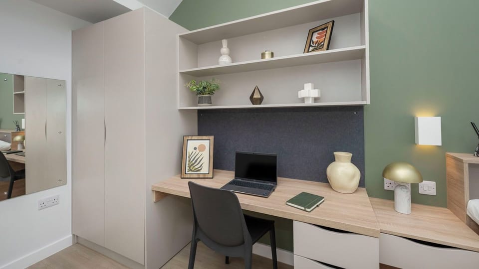Student Only Waterloo House Apartment in York
