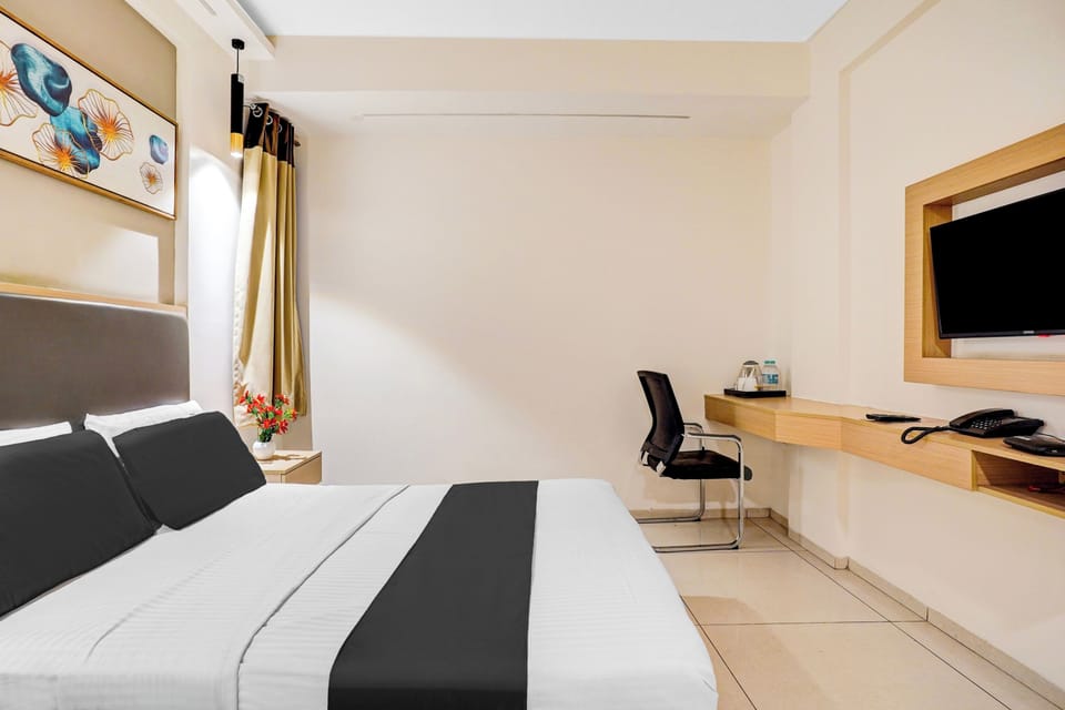 Classic Room | Desk, WiFi (free), bed sheets