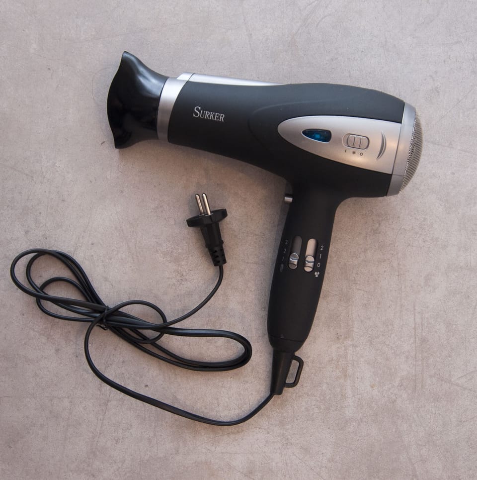 Shower, rainfall showerhead, free toiletries, hair dryer