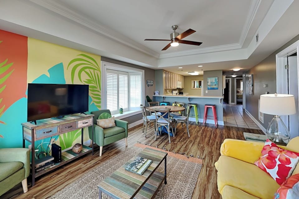 Tybee Nature | Spacious Living w. Smart TV + Private Balcony