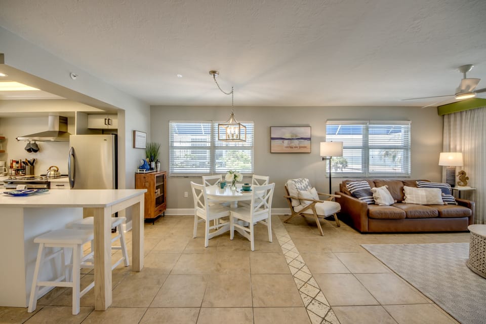 Condo, 2 Bedrooms | Interior