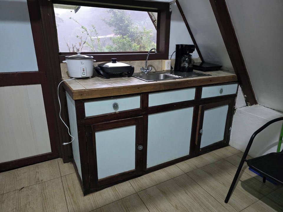 Cabin, 1 Bedroom, Smoking | Private kitchen