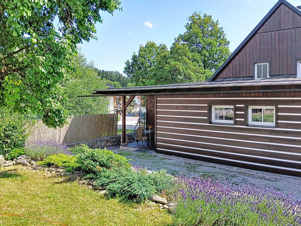 Building, Wood, House, Roof, Siding, Home, Cottage, Shrub, Garden, Garden Buildings