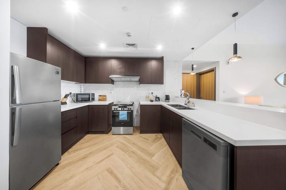 Kitchen / Dining Photos
