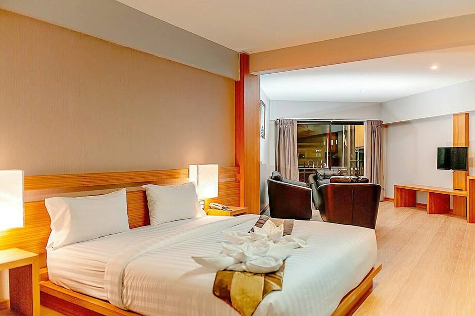VIP Sweet Room | Minibar, in-room safe, WiFi (free), bed sheets