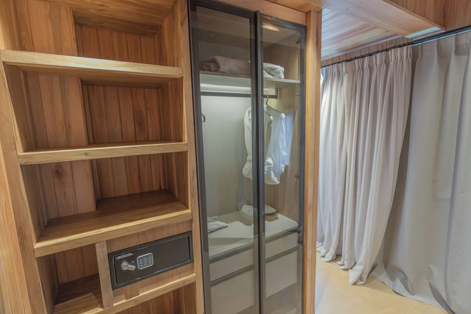 Superior Double or Twin Room, Ocean View | Interior