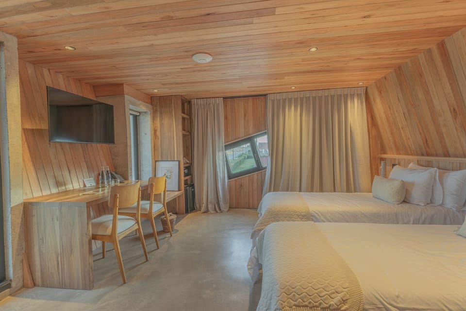 Standard Double or Twin Room, Courtyard View | In-room safe, desk, laptop workspace, blackout drapes
