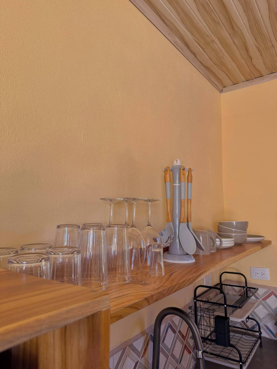 House, 2 Bedrooms, Patio, Mountain View | Dining room