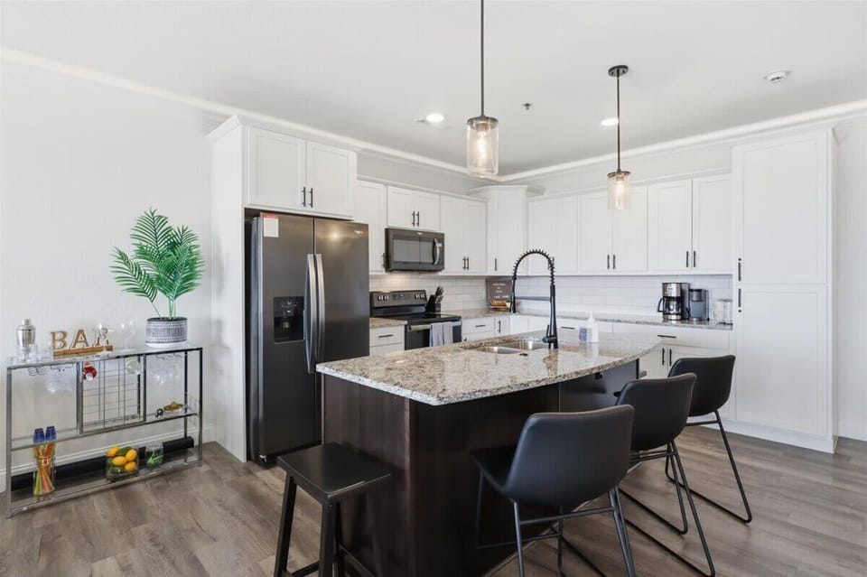 Condo, Multiple Beds (1065Topsider 408) | Private kitchen