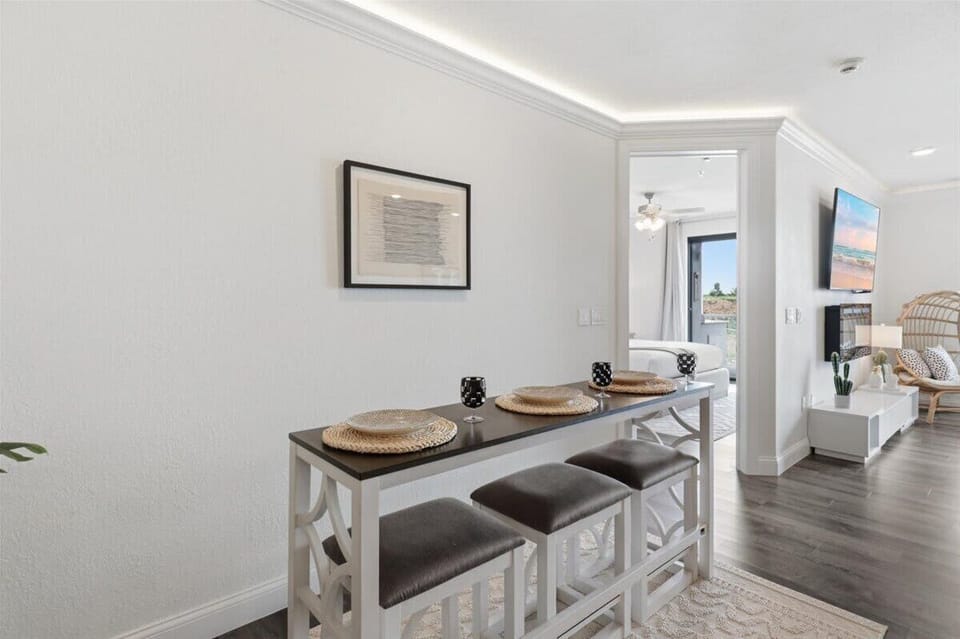 Condo, Multiple Beds (1065Topsider 408) | Dining
