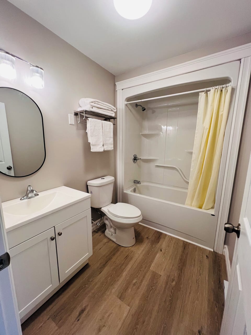 Quadruple Room, Kitchen, Garden View | Bathroom | Combined shower/tub, soap, shampoo, toilet paper