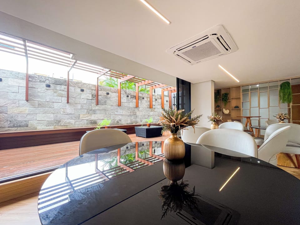 Apartment | Dining
